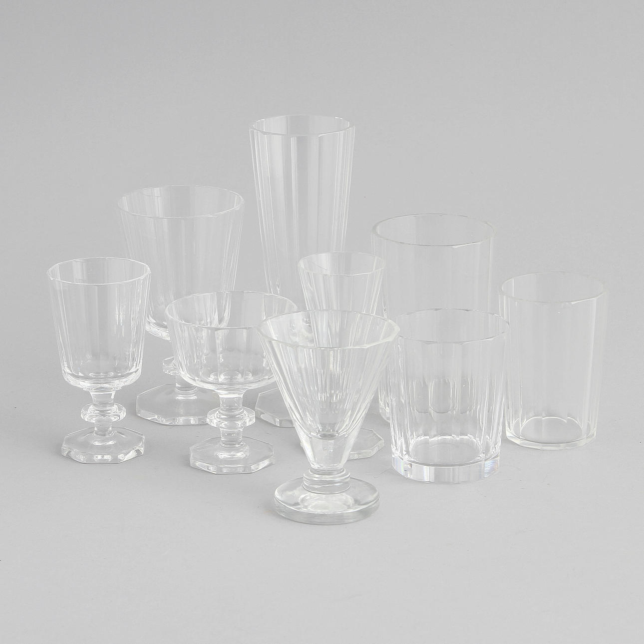 GLASSERVIS "KARLBERG", 107 delar. Elis Bergh för Kosta.