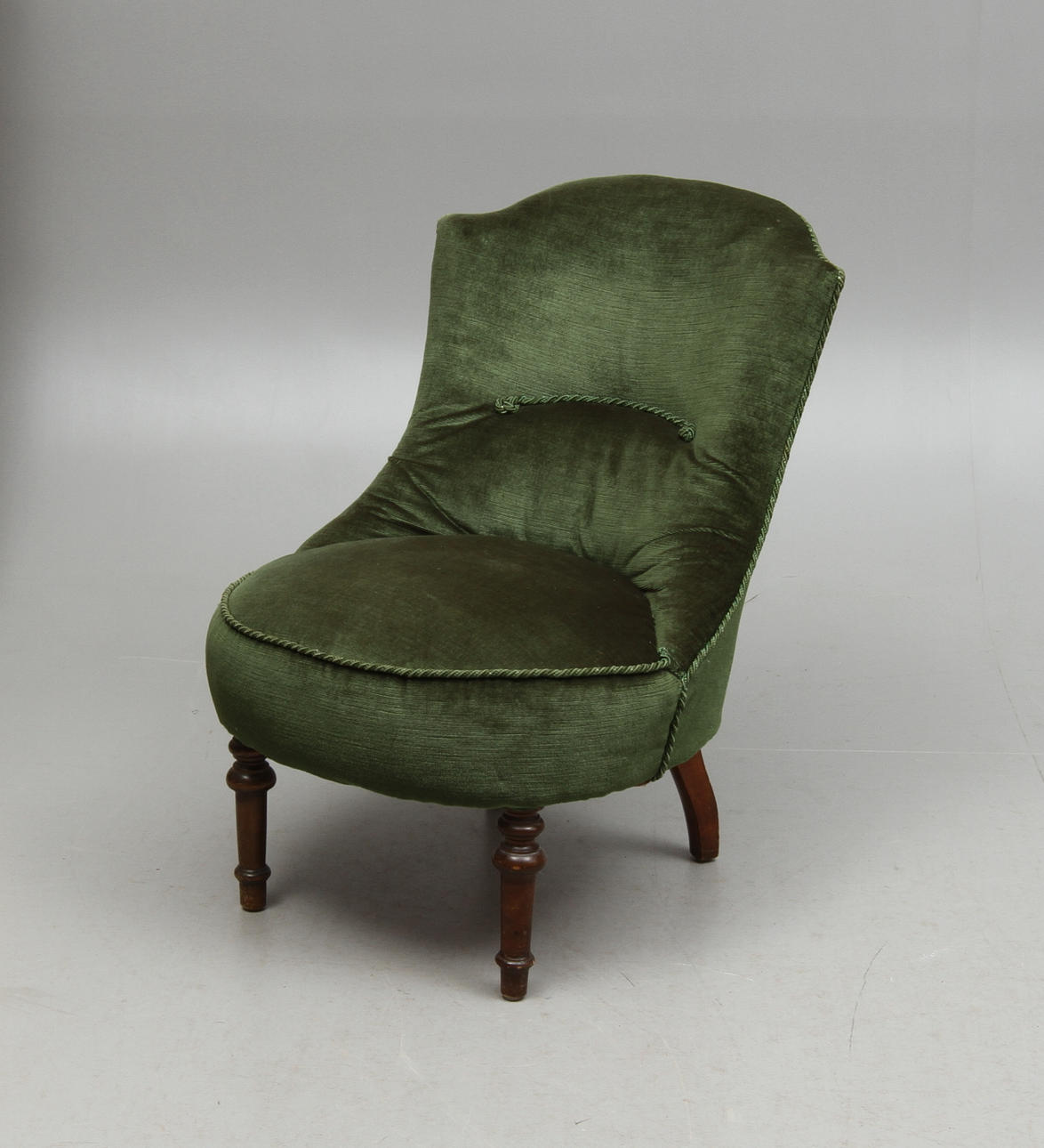 EMMAFÅTÖLJ, omkring 1900.