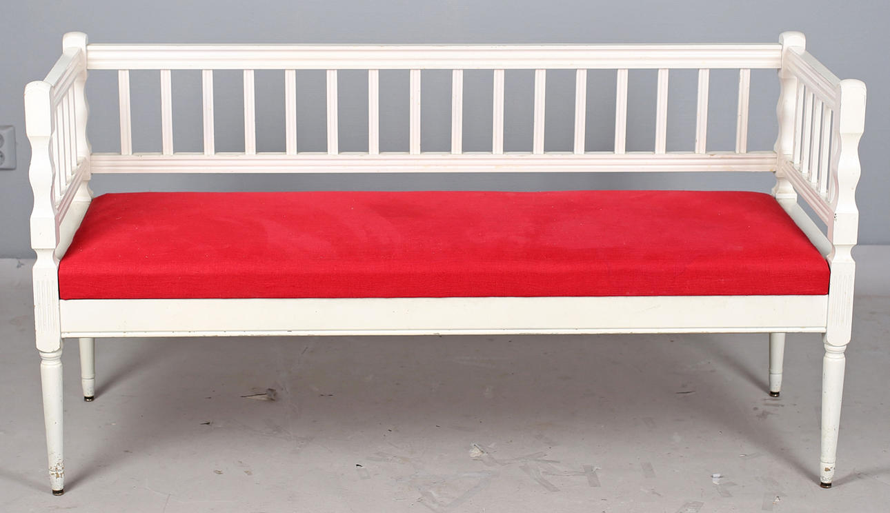 PINNSOFFA, gustaviansk stil, 1900-talets andra hälft.