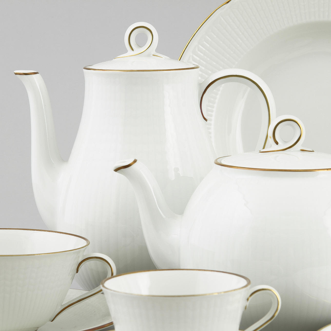 SERVIS "NATIONALSERVISEN", 100 delar. Louise Adelborg för Rörstrand.