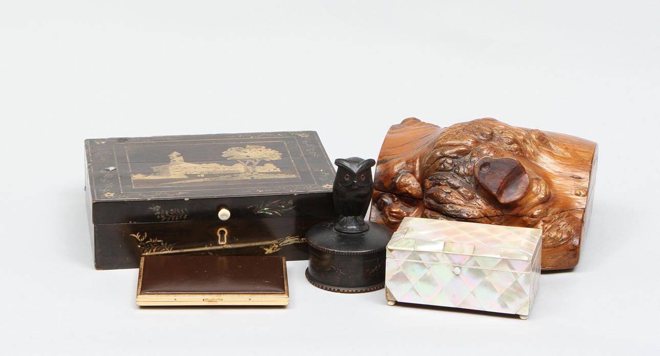 PARTI ASKAR och SKRIN, lack, pärlemor, trä, metall. 1800/1900-tal.