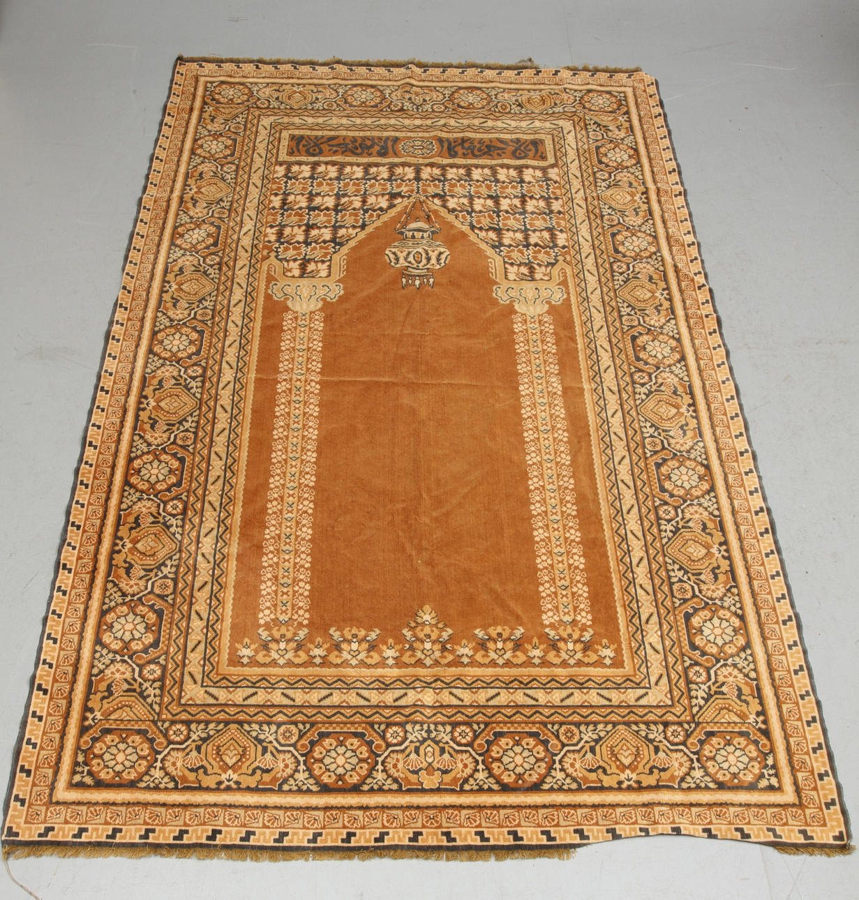 TEXTIL, orientalisk, ca 198 x 226 cm.