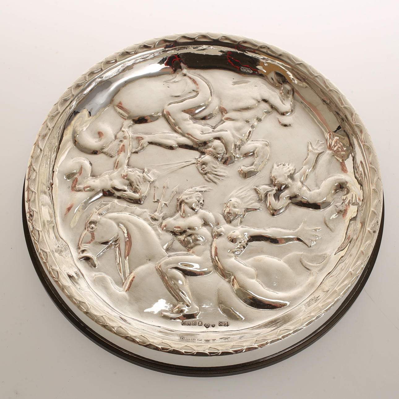 CARL MILLES. Efter. fat, silver och bakelit "Vindarnas Lek", GAB.