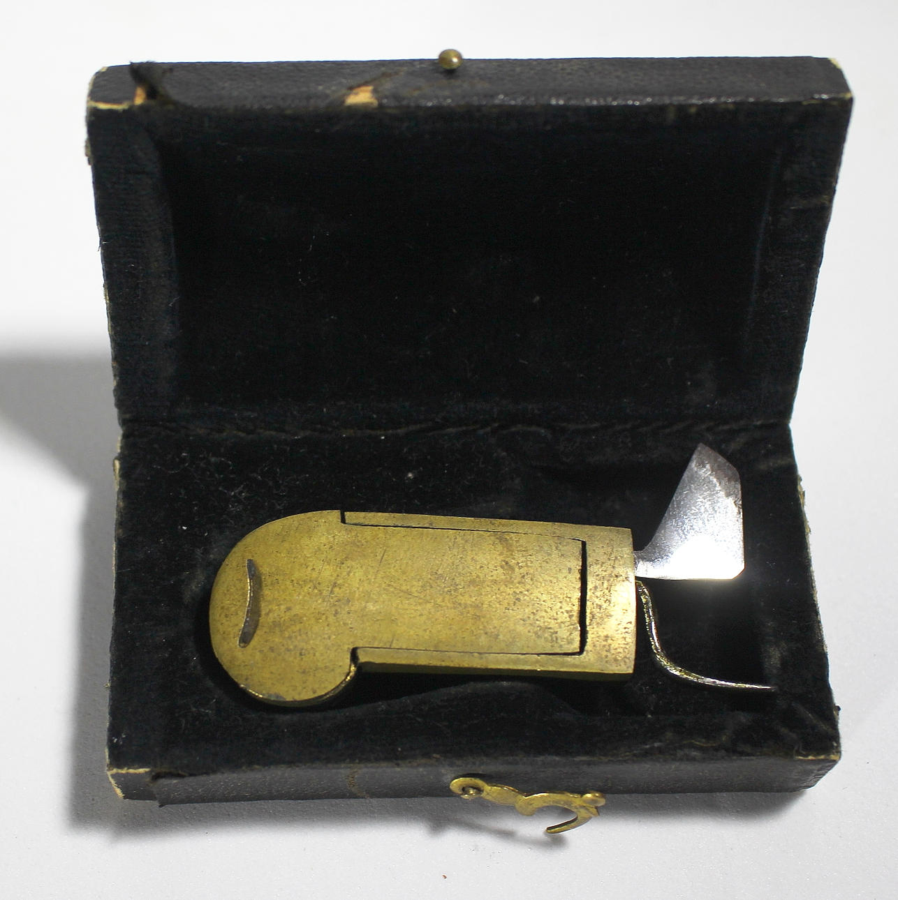 VERTEILER, Messing, 18. Jahrhundert.