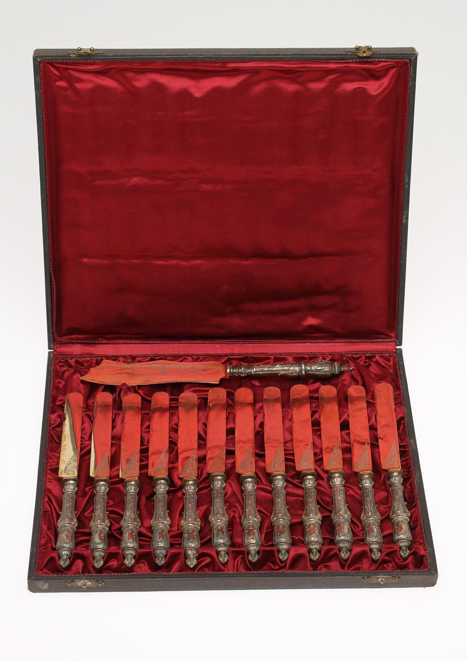 BESTICK, 13 delar, silver, i schatull.