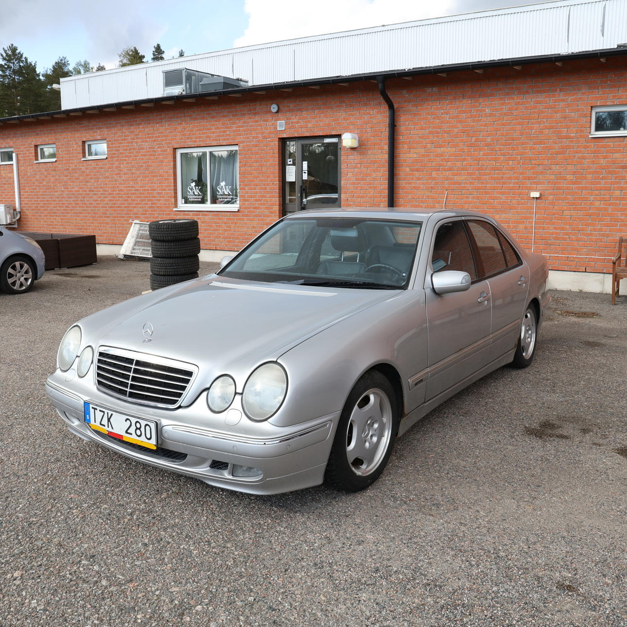 MERCEDES-BENZ, E 280, automático, modelo año 2000, TZK 280.