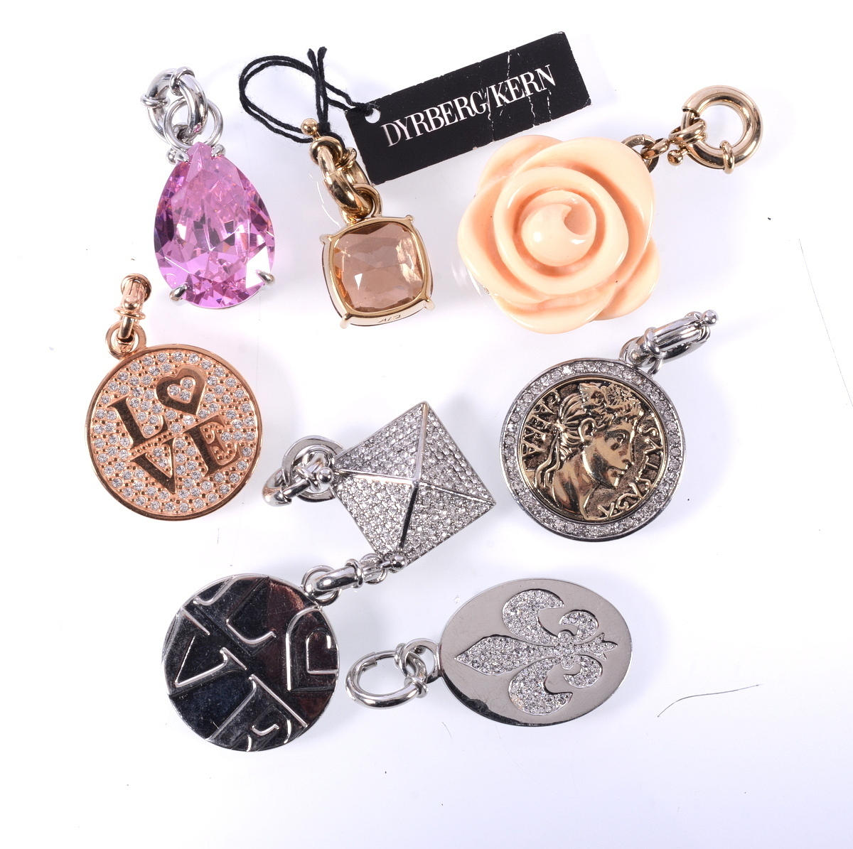 HENGE, 8 stk, Dyrberg Kern, Danmark.