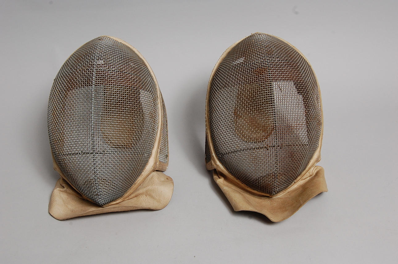 FÄKTMASKER, 2 st, 1900-tal.