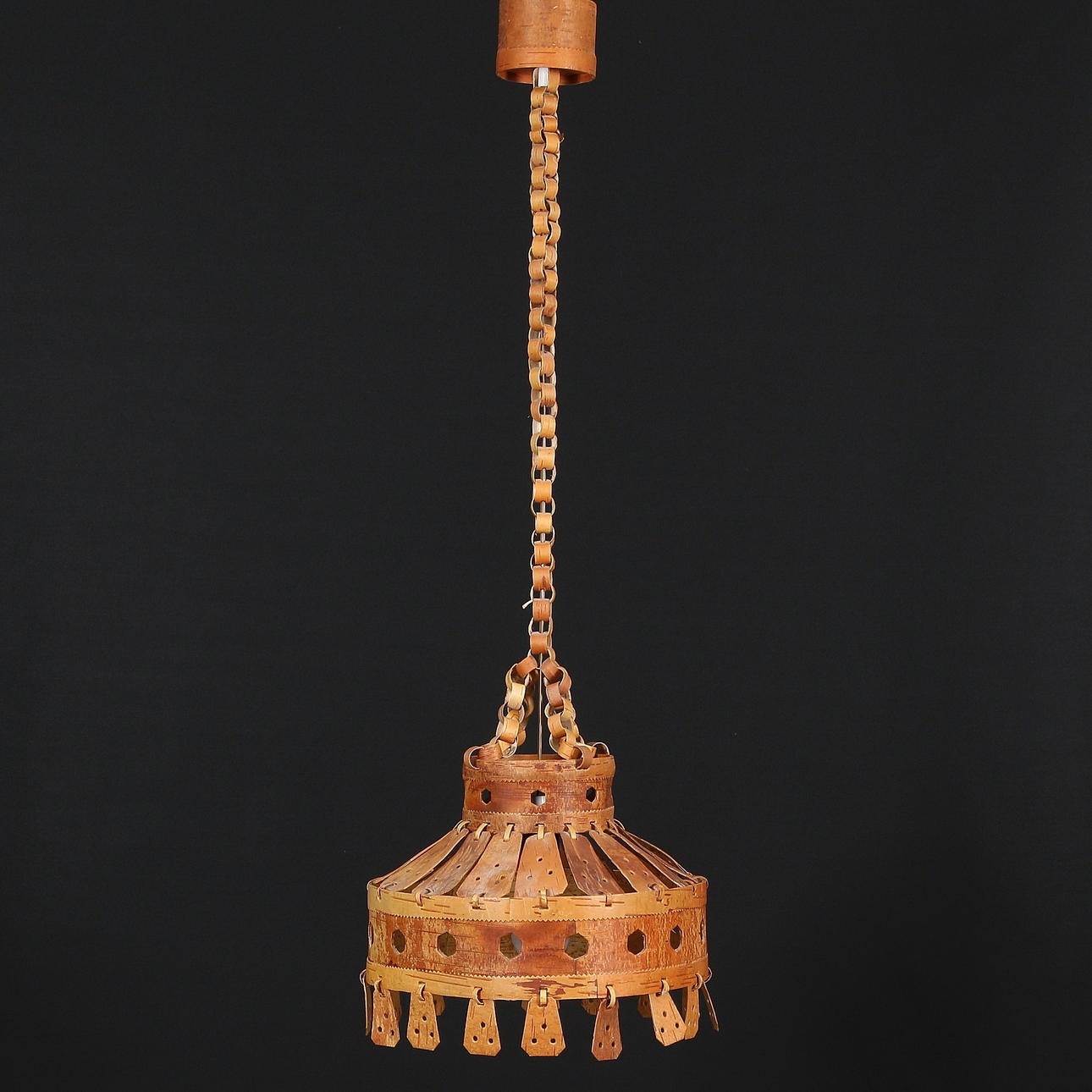 TAKLAMPA, näver, 1900-tal.