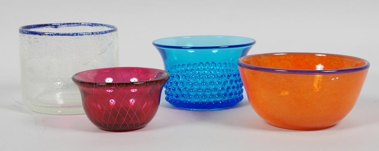 GLASSKÅLAR, 4 stycken, bl. a. "Krokus" Nuutajärvi, Notsjö, Finland.