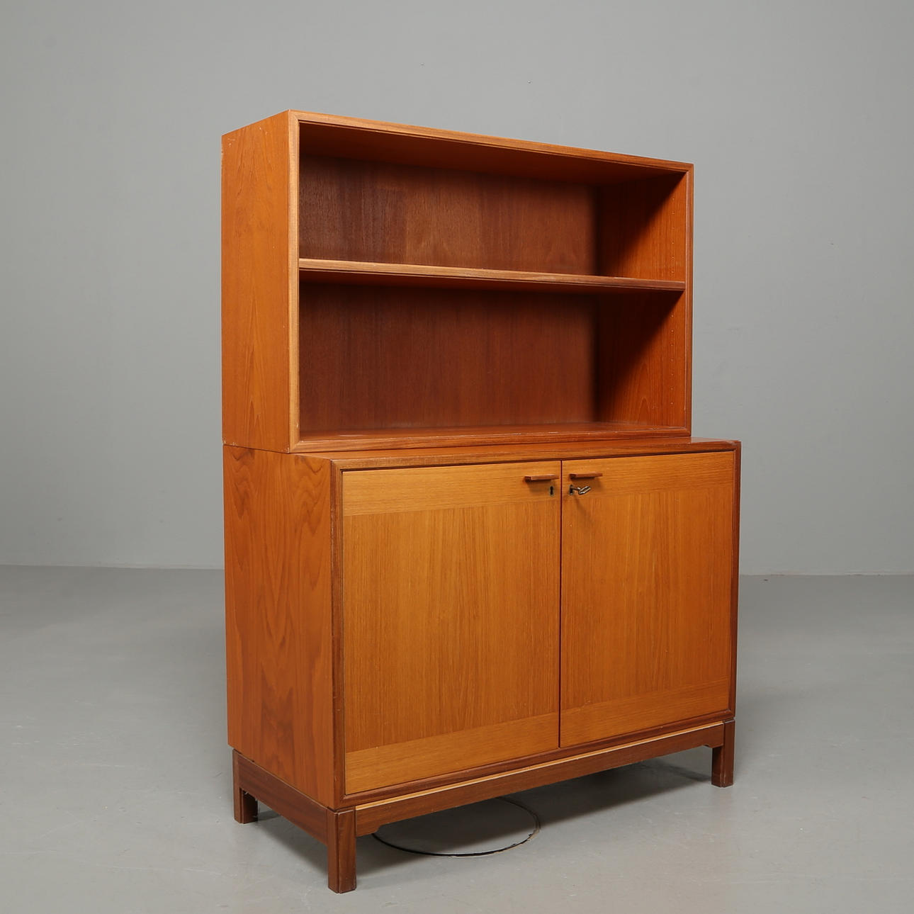 HYLLA med UNDERSKÅP, lövträ, 1960-tal.