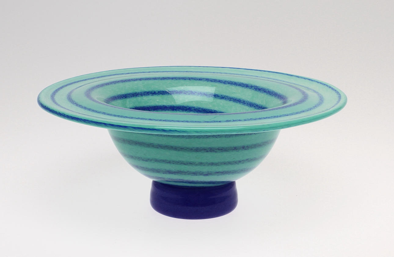 SKÅL, glas. Pukeberg, signerad.