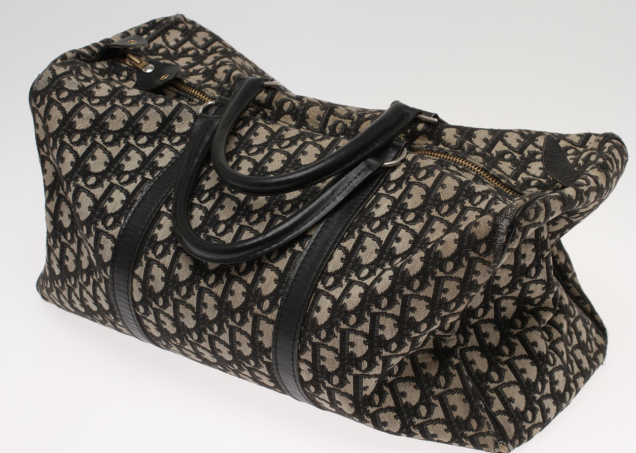 VÄSKA, Christian Dior Paris.