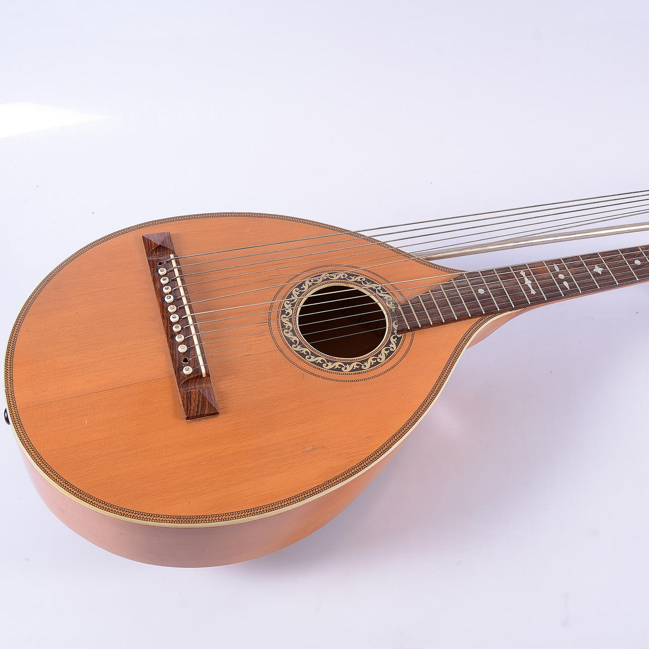 GITARRLUTA, Levin, 1900-talets första hälft.