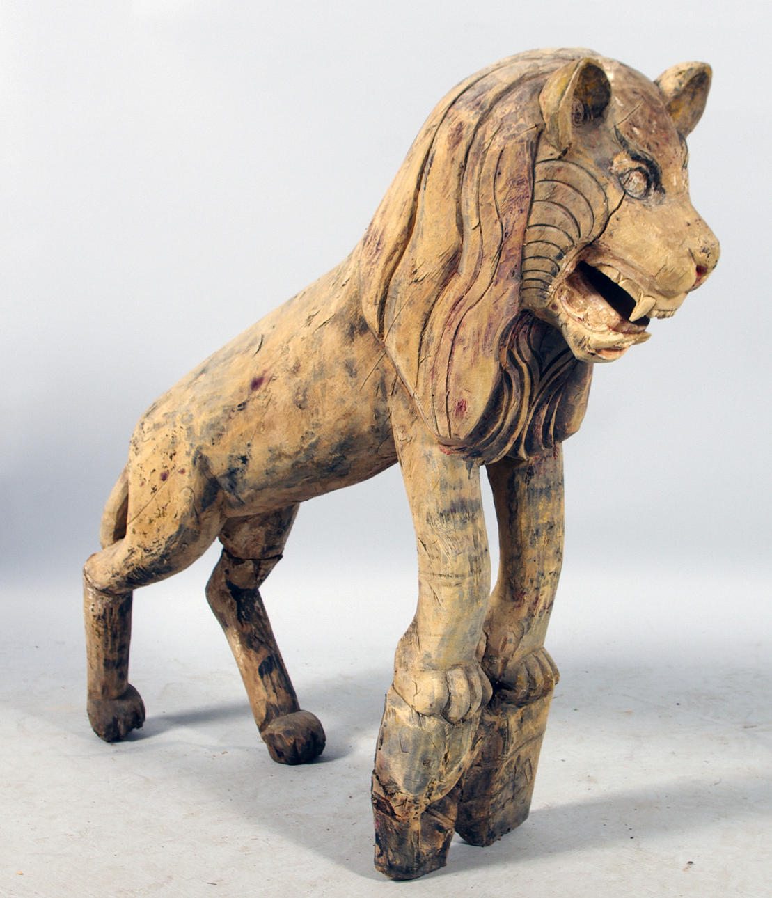 TRÄSKULPTUR, lejon, troligen norskt allmogearbete, 1800-tal.