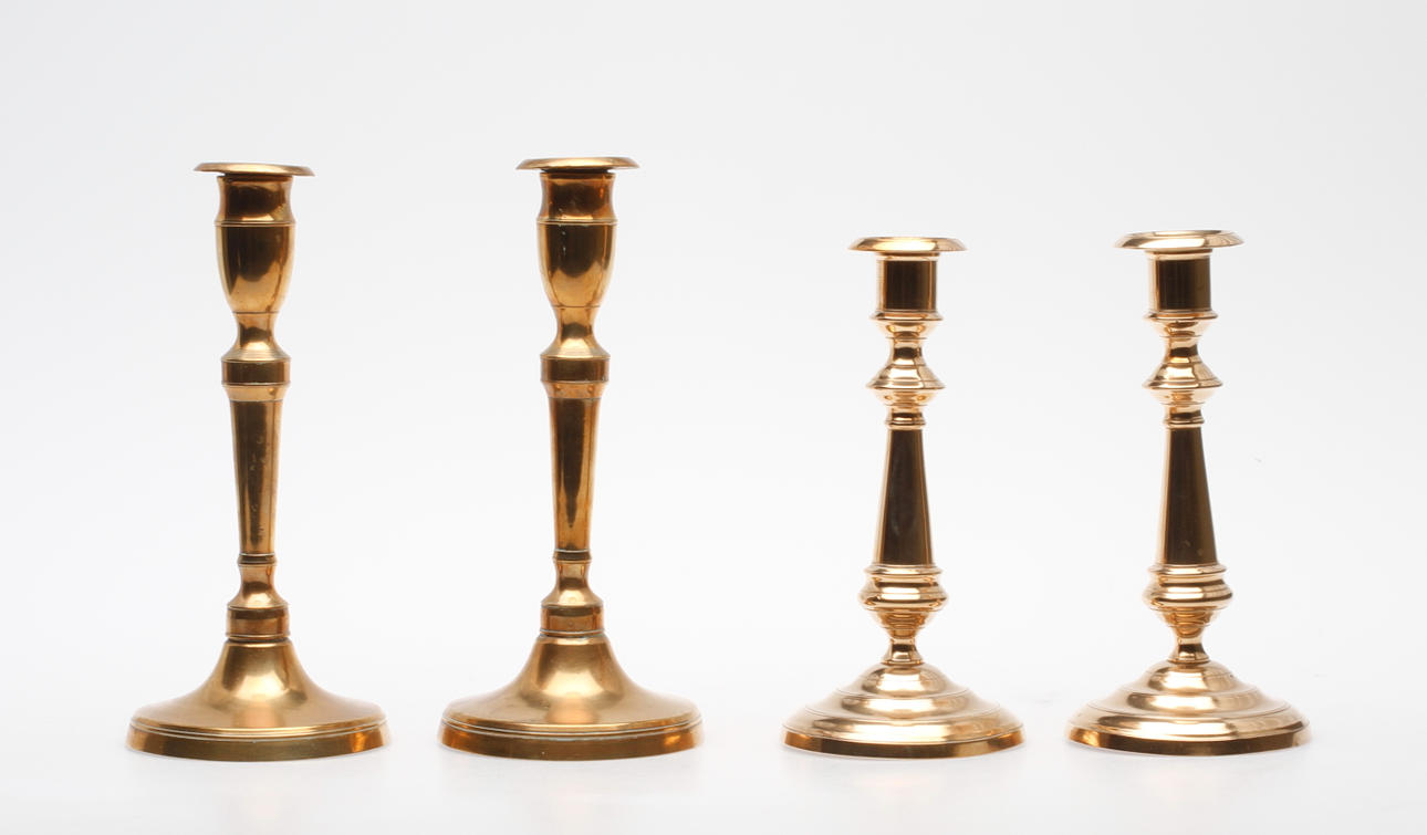 LJUSSTAKAR, två par, mässing, Skultuna, 1800-tal.