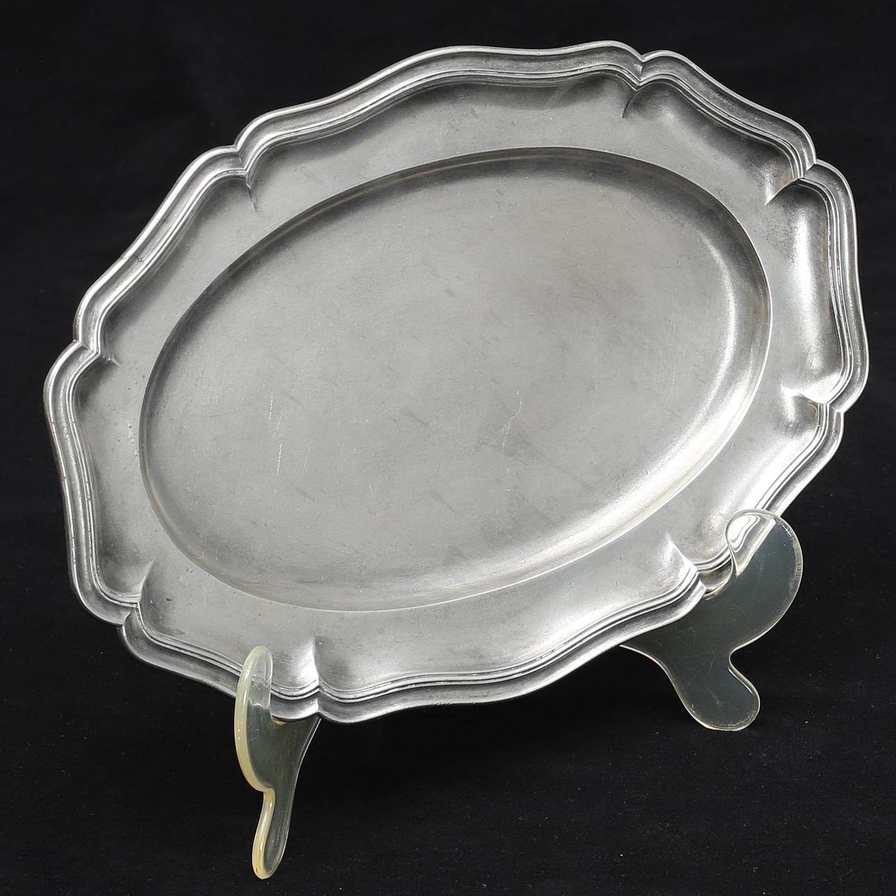 TRAY, pewter, England, 19th century.