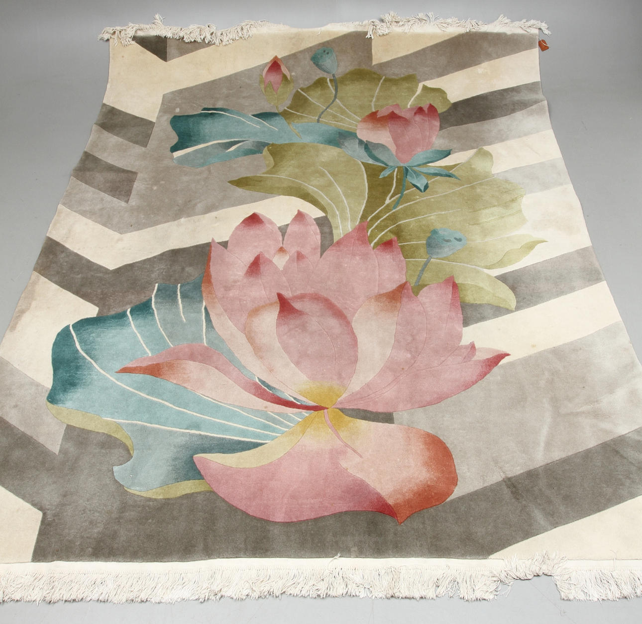 MATTA, Kina , ca 289 x 238 cm.