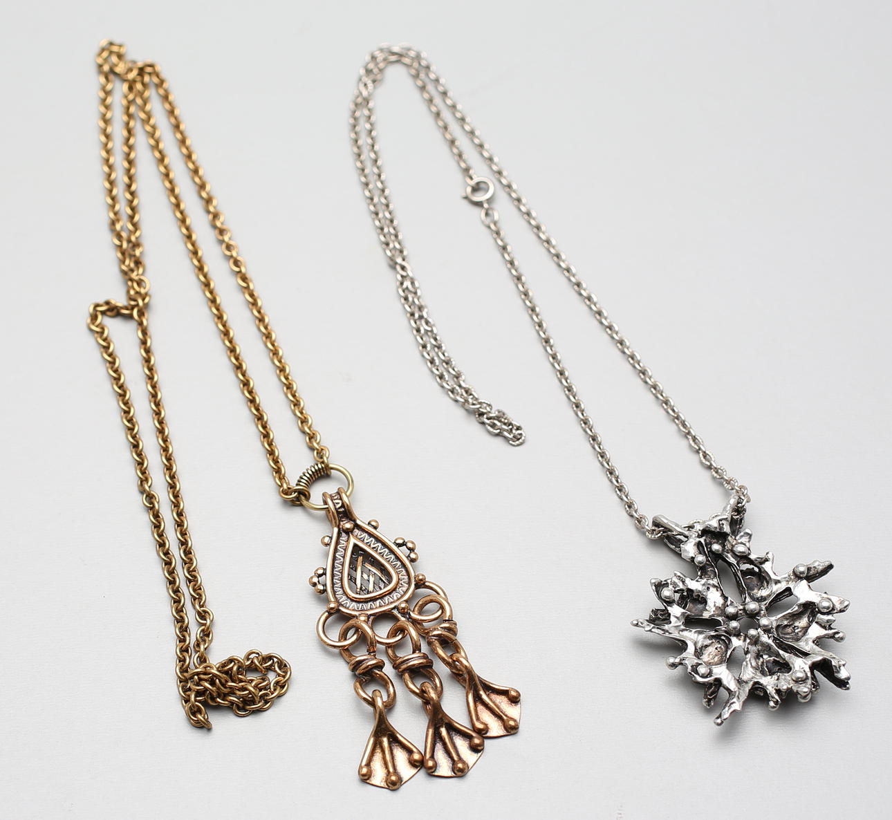 HALSSMYCKEN, 2 st, Finland, 1900-tal.