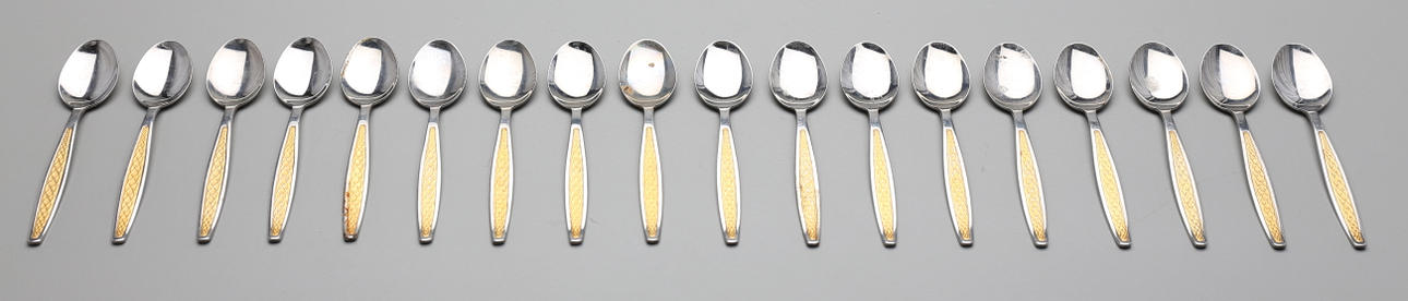 KAFFESKEDAR, 18 st, Nilsjohan, "Guldi".