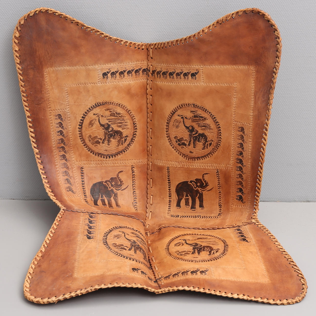 SKINN till fladdermusfåtölj.