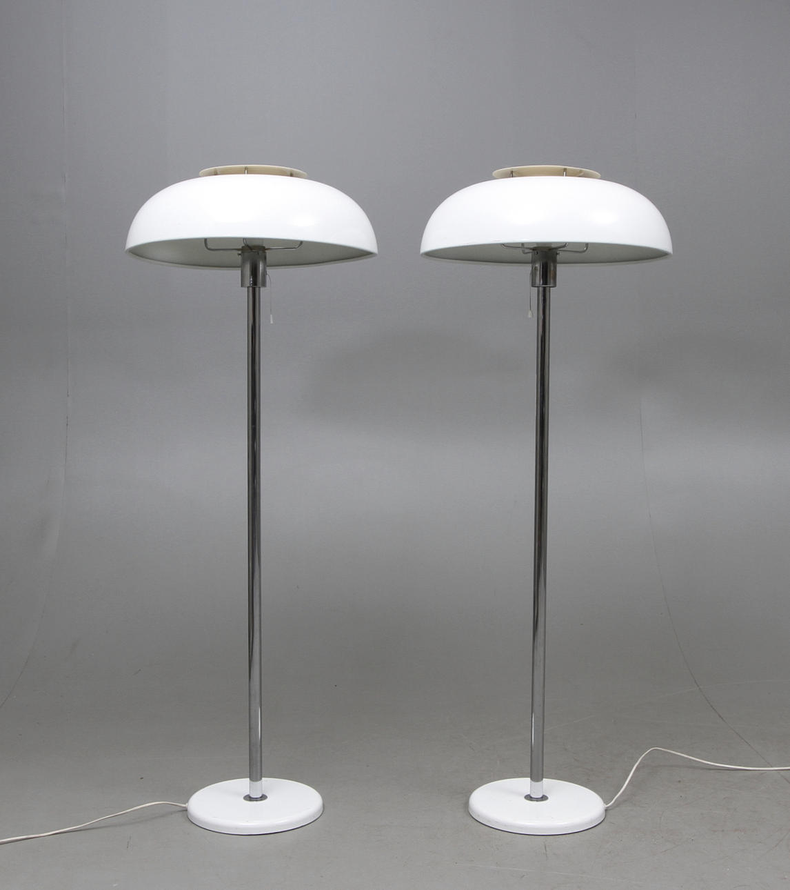 GOLVLAMPOR, ett par, 1970/80-tal. Luxo Boréns Aktiebolag.
