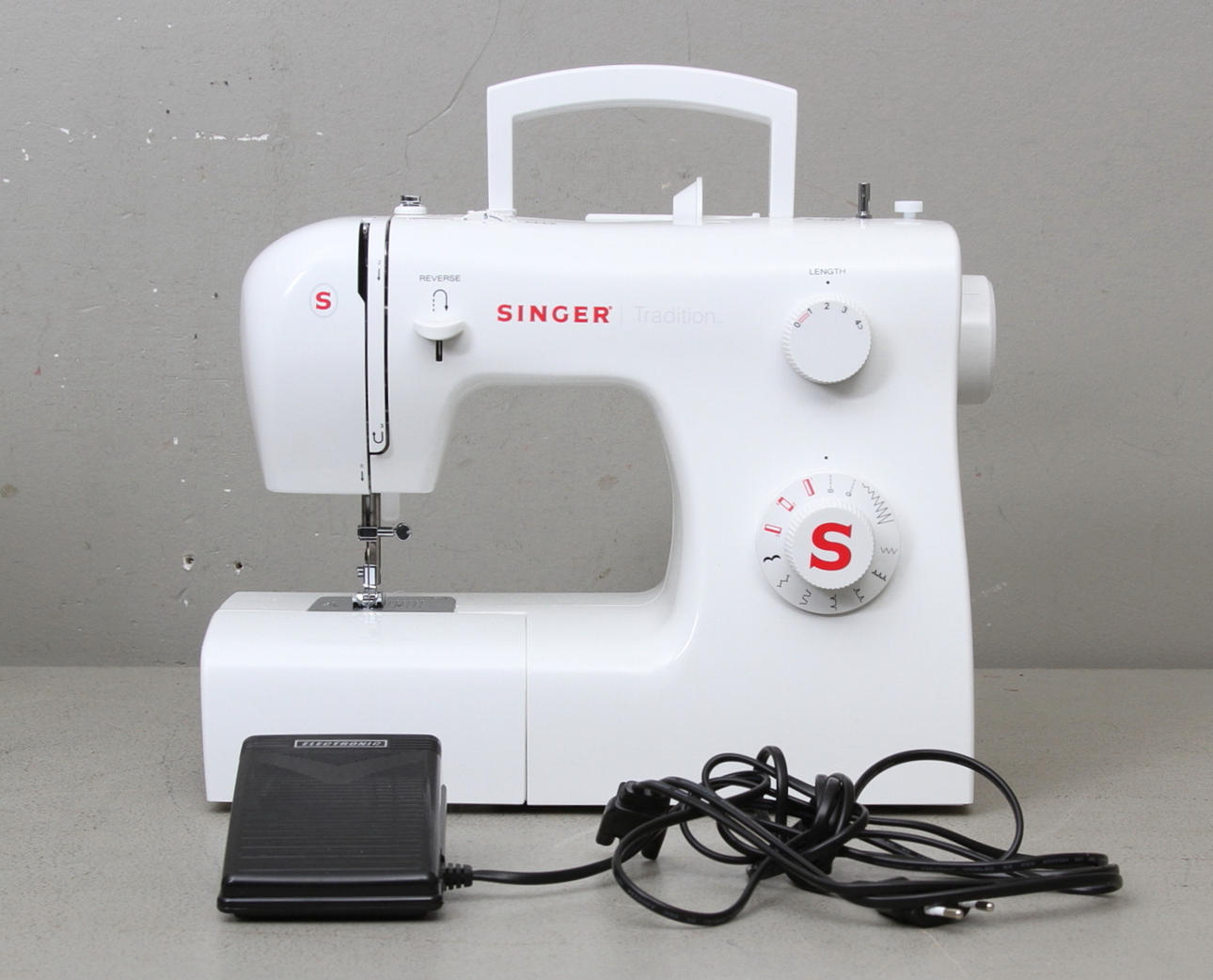 OMPELUKONE, Singer Tradition 2250.