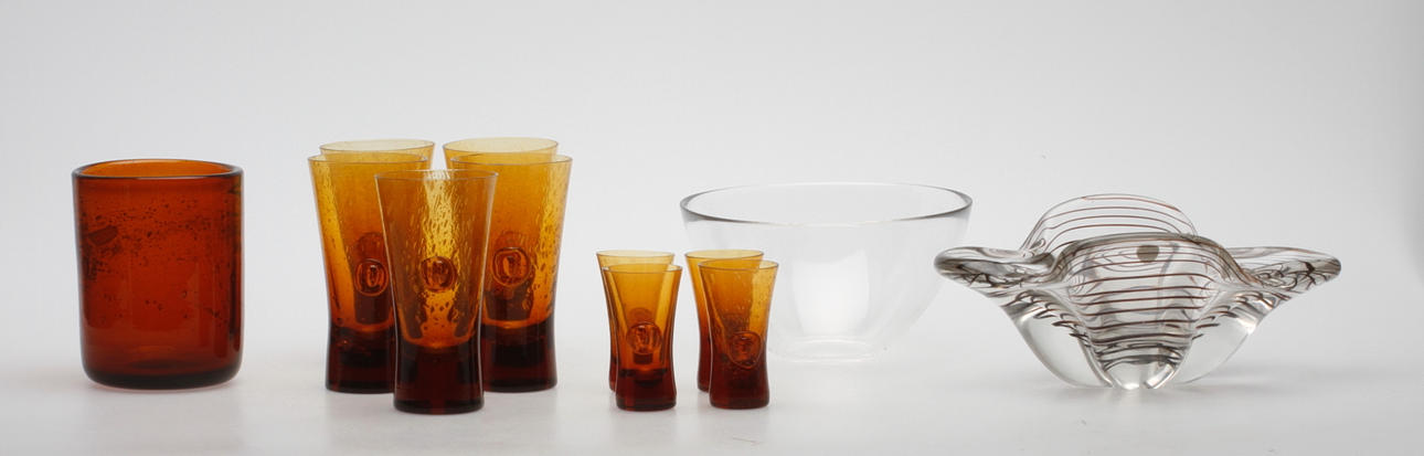 GLASFÖREMÅL, 12 delar, bl.a. Boda, Erik Höglund.