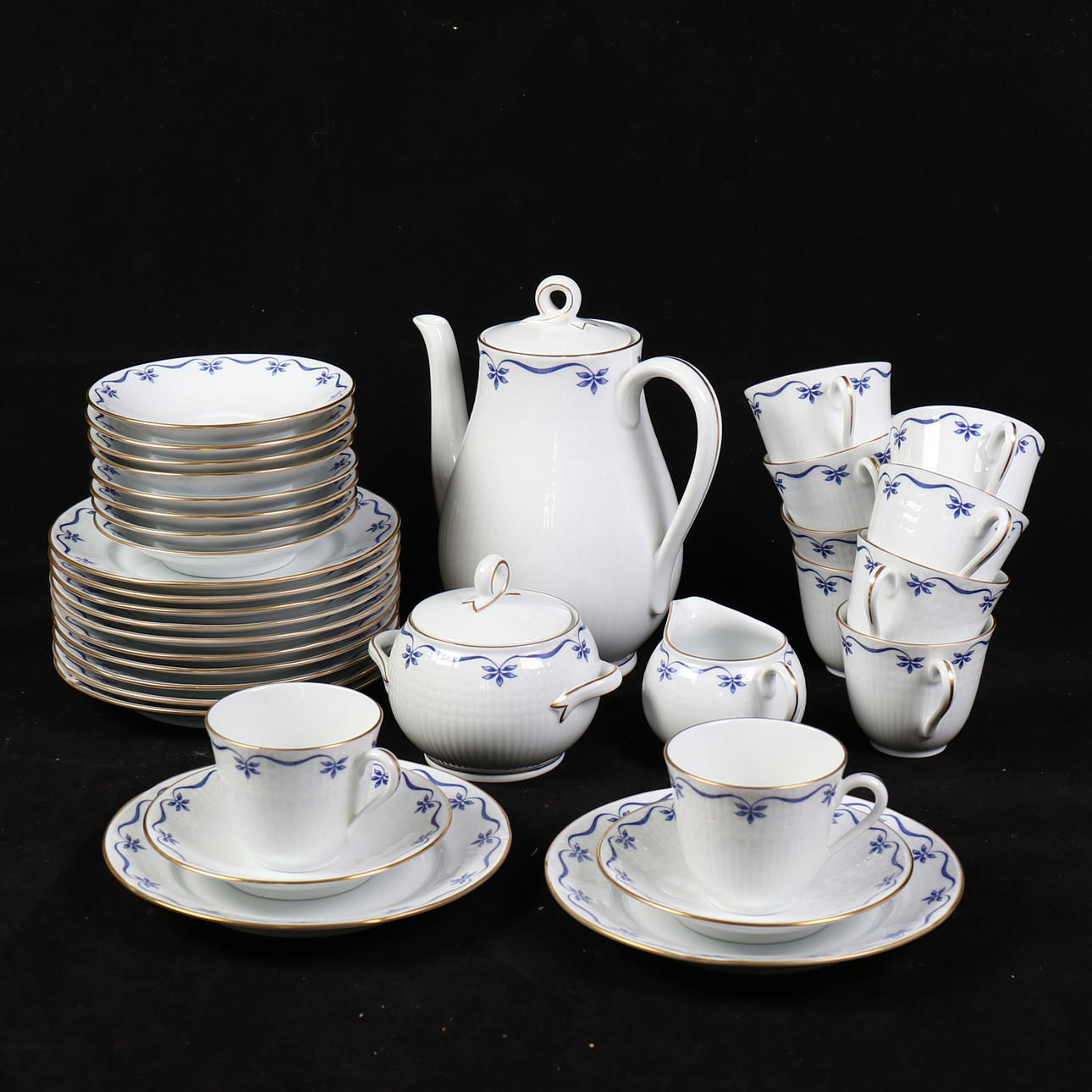 KAFFESERVIS. 25 delar, "Mårbacka", Rörstrand, 1993-2008.