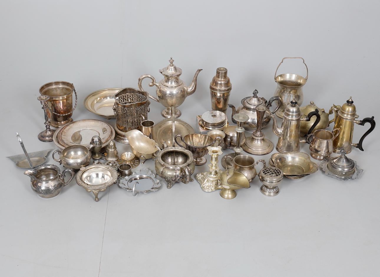 HOPEATUT TAVARAT -LAJITELU.