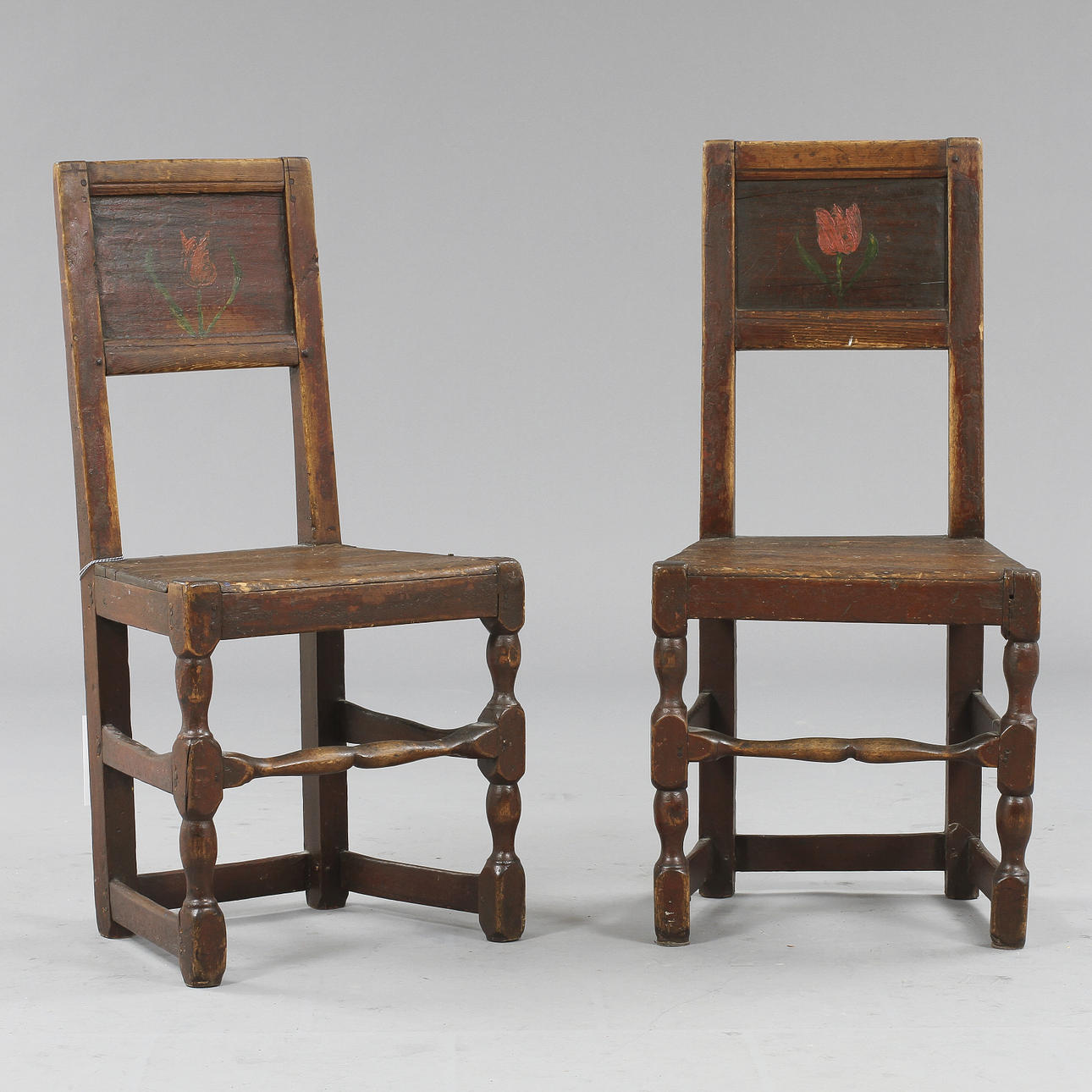 Stolar, ett par, ek, Allmoge, 1800-tal.