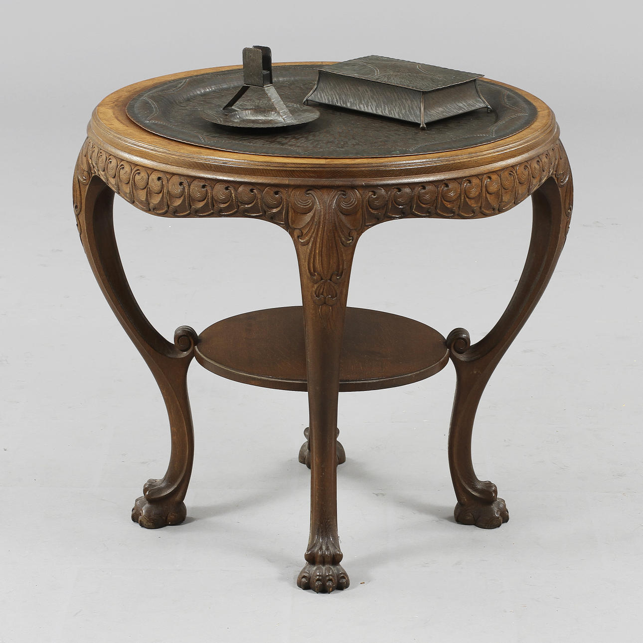 Rökbord med kopparbricka, 1900-tal.