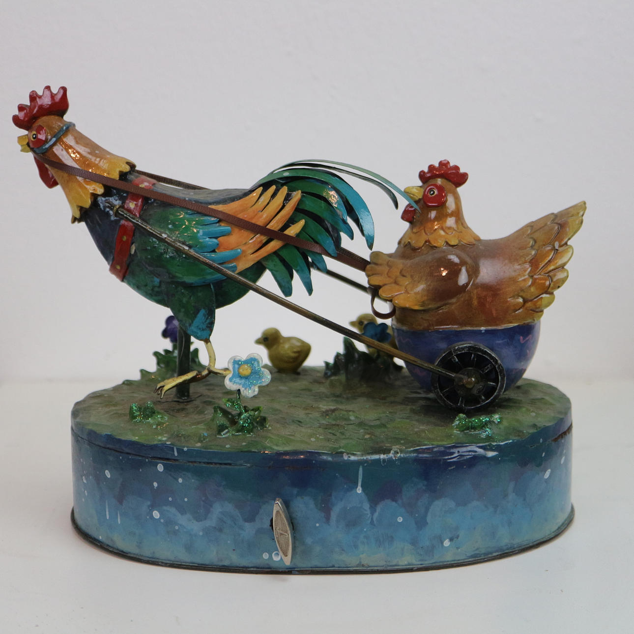 ALTES BLECHSPIELZEUG ZUM AUFZIEHEN.