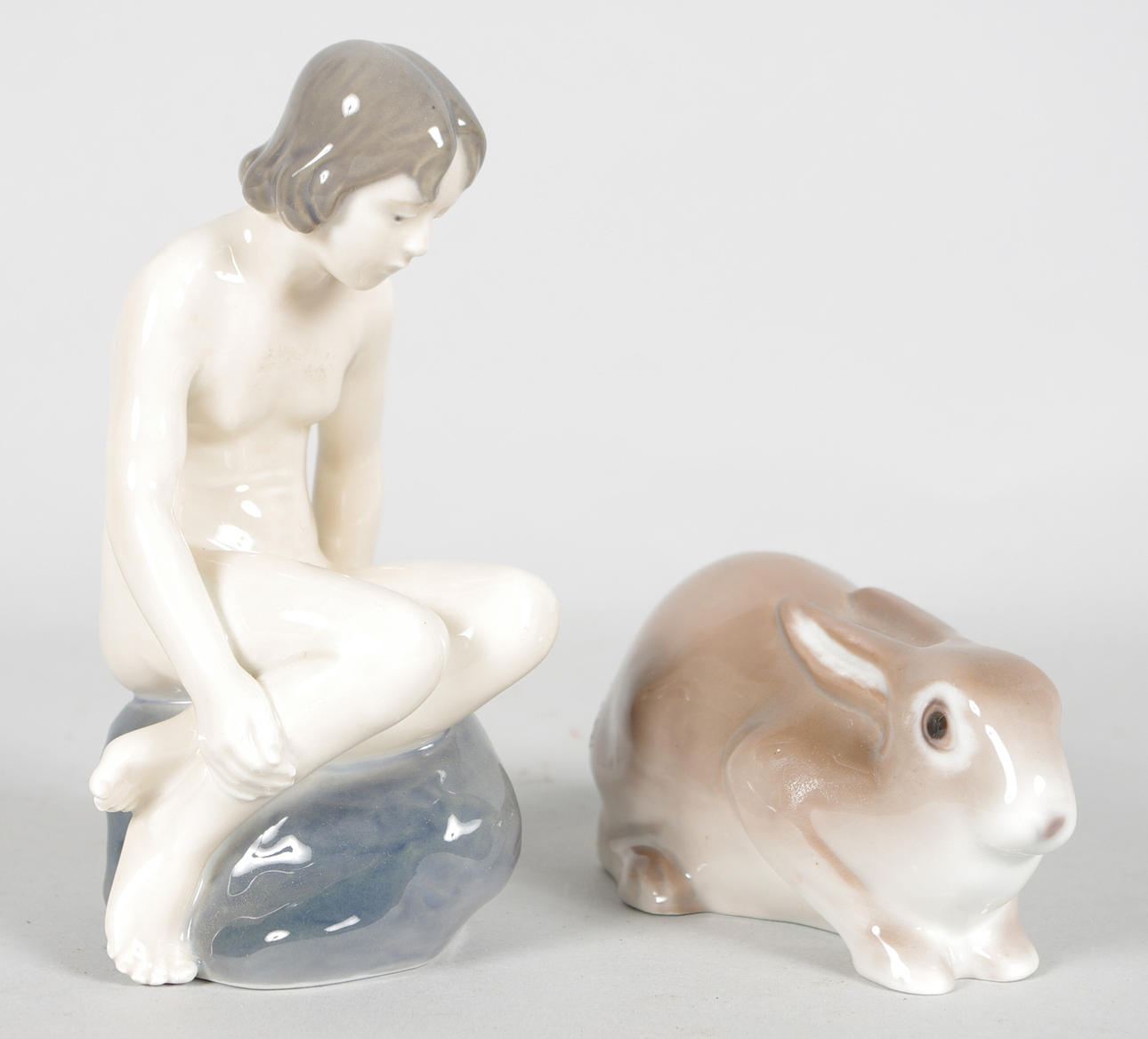 PORSLINSFIGURER, 2 stycken, Bing & Gröndal samt Royal Copenhagen.