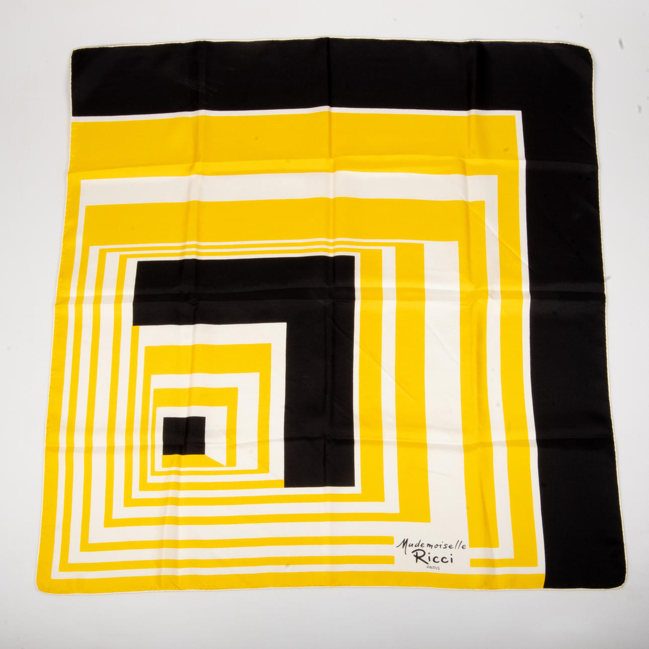 SCARFE, siden, Nina Ricci.