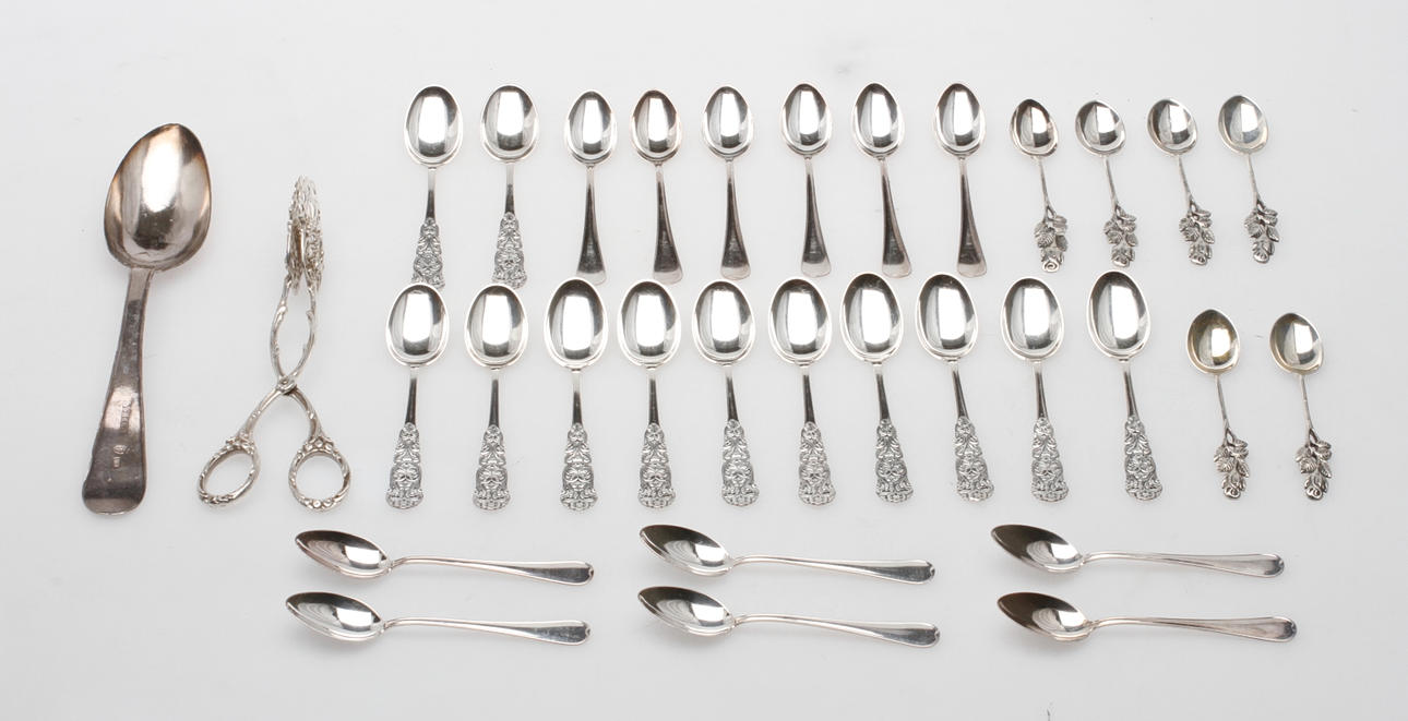 SILVERFÖREMÅL, 1800-1900-tal, vikt ca 383 gram.