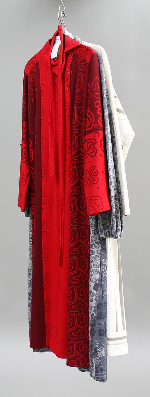 KLÄNNINGAR, MAUD FREDIN FREDHOLM, 3 st, 1900-talets andra hälft.