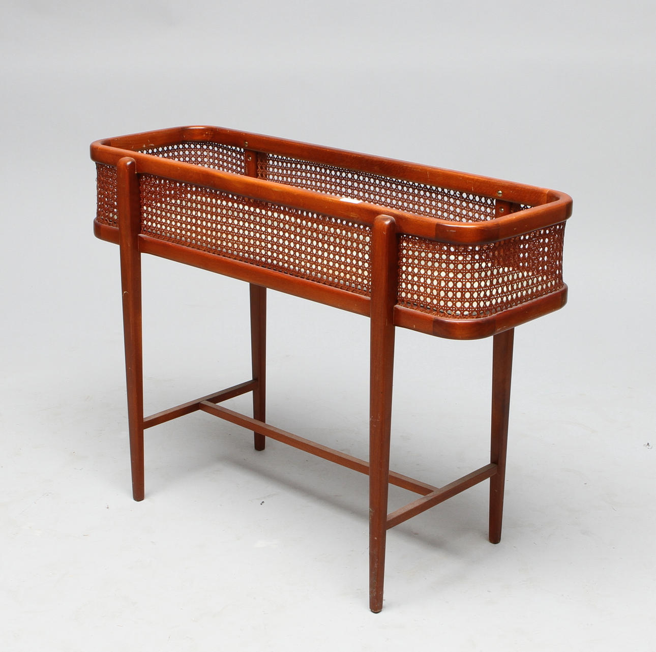 BLOMBORD, 1900-tal, Bård i rotting.