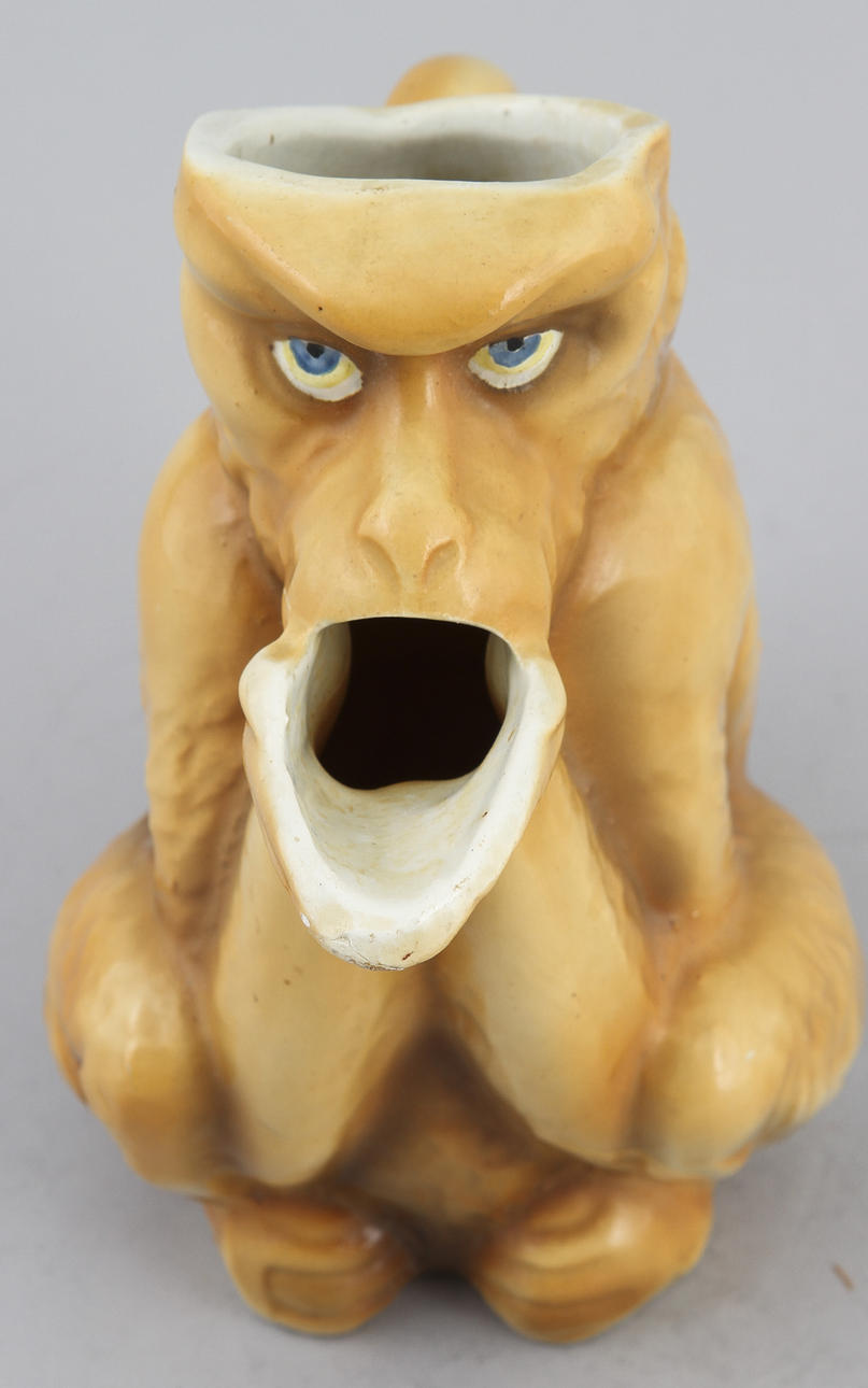 KANNA, porslin. Ryssland. 1900-tal.