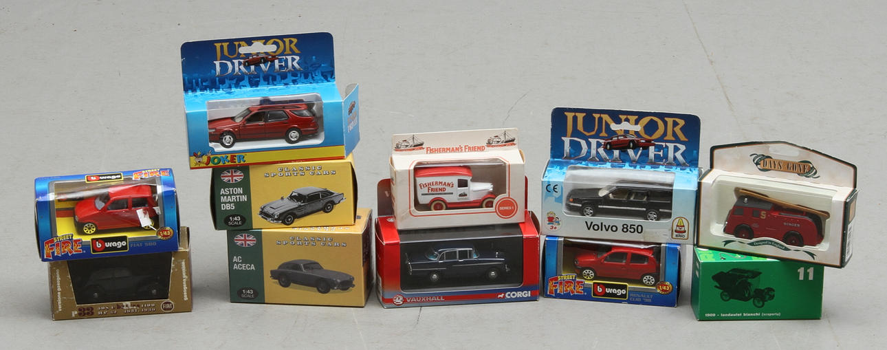 MODELLBILAR, 1:43, 10 STYCKEN.