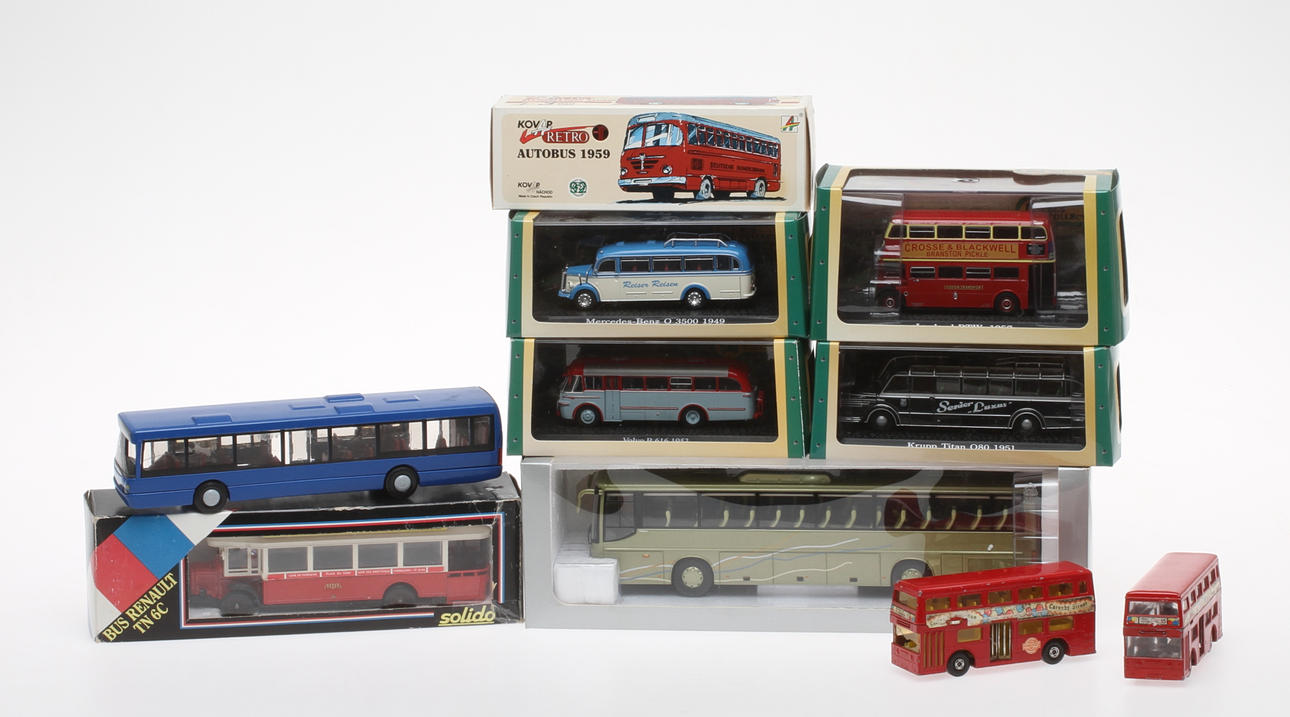 MODEL BUSES, AMONG OTHER MATCHBOX, 10 PIECES.