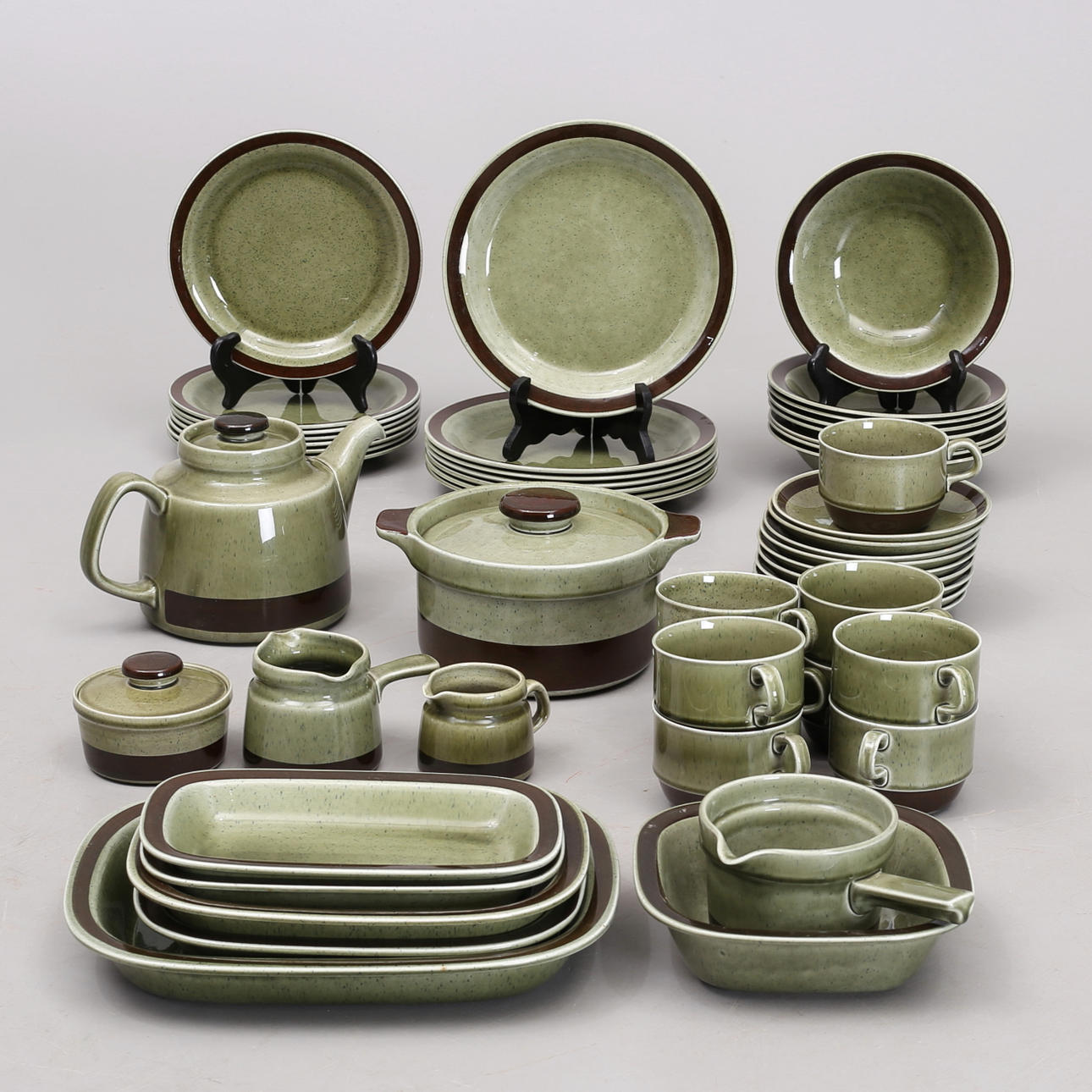 CARL-HARRY STÅLHANE. Servicio, 53 partes, "Vieta", Rörstrand.