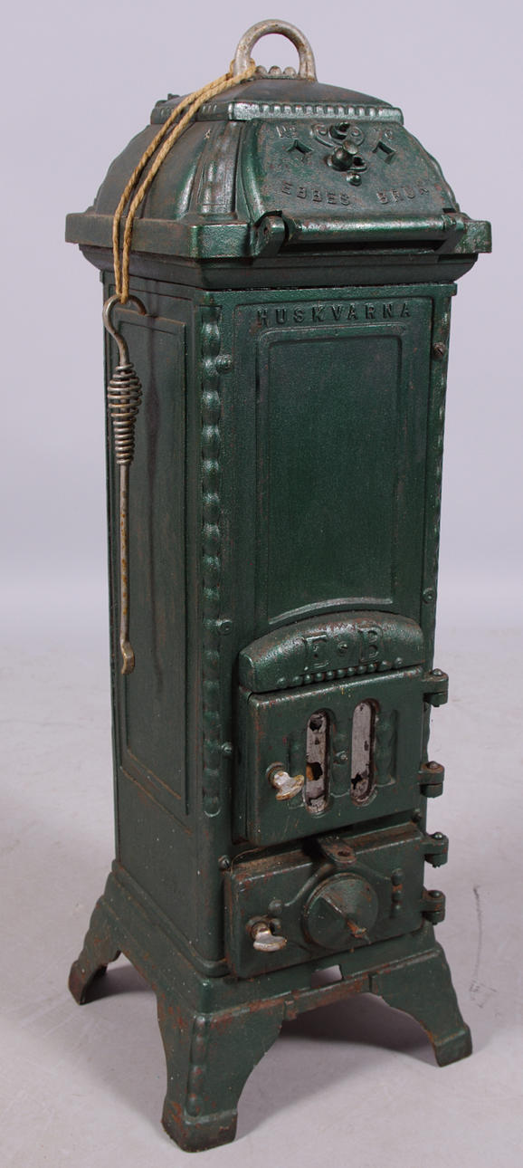 KAMIN, grönmålad gjutjärn, Huskvarna, Ebbes Bruk No 70.