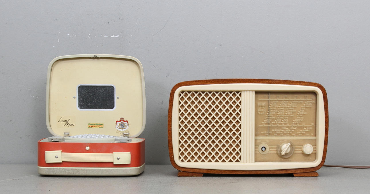 RADIO, 2 st, Philips samt Luxor, 1950-tal.