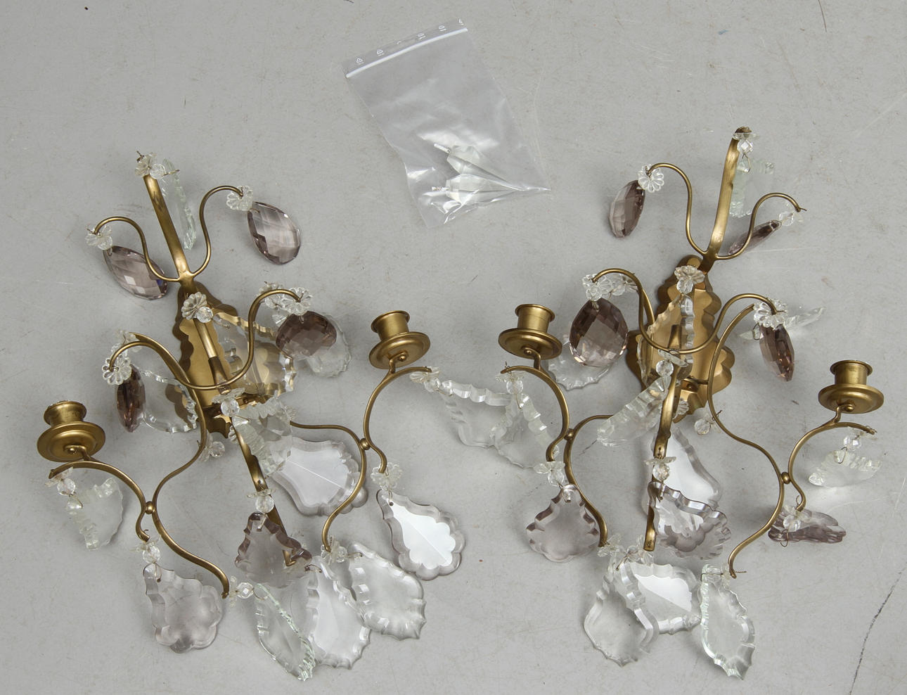 VÄGGLYSTRAR 1 par, rokokostil, 1900-tal.