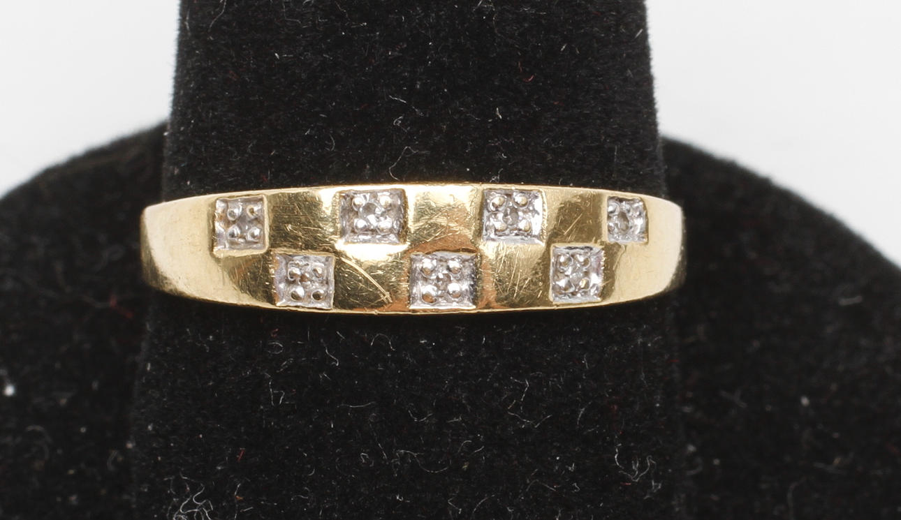 RING, 18k guld, vikt ca 2 gr.