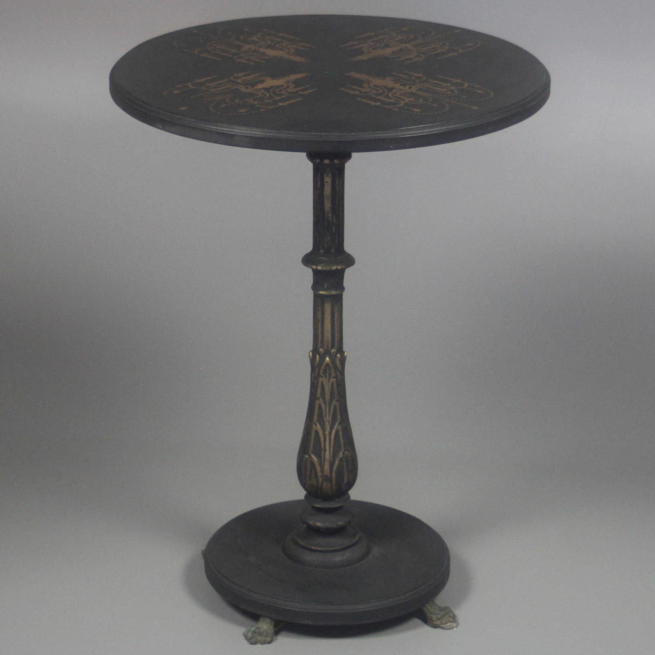 PELARBORD med träskiva och metall underrede.