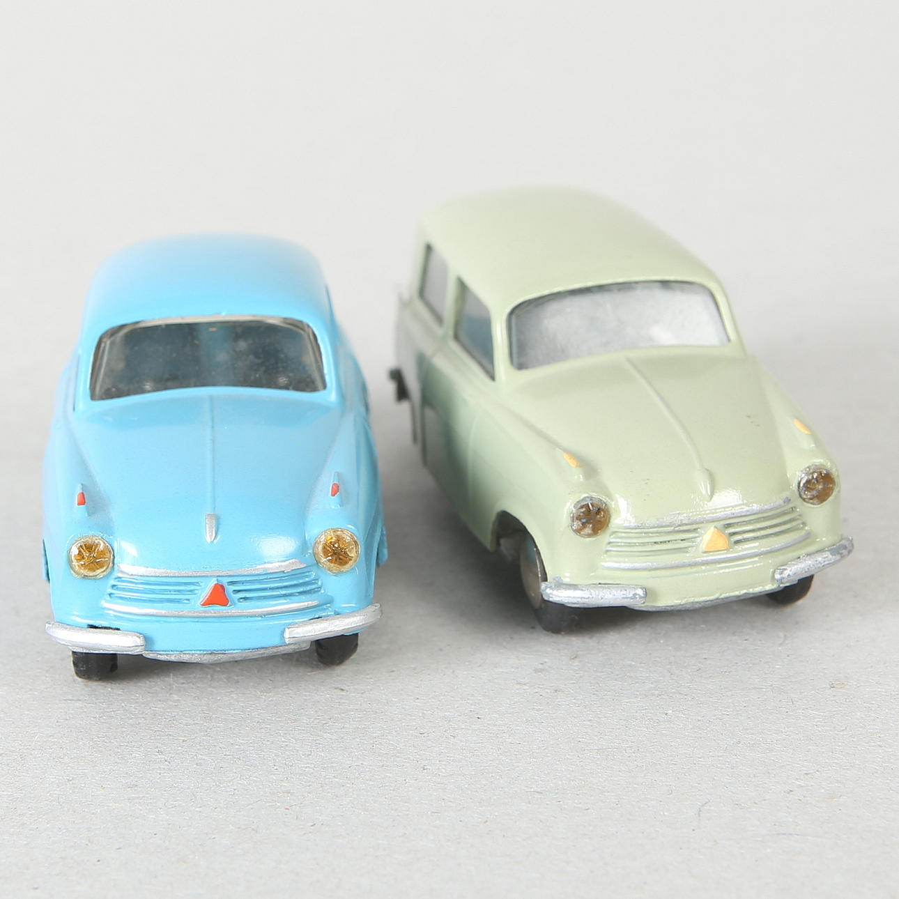 TEKNO, 2 stk, Lloyd 816 personbil og 817 stationcar, Danmark
