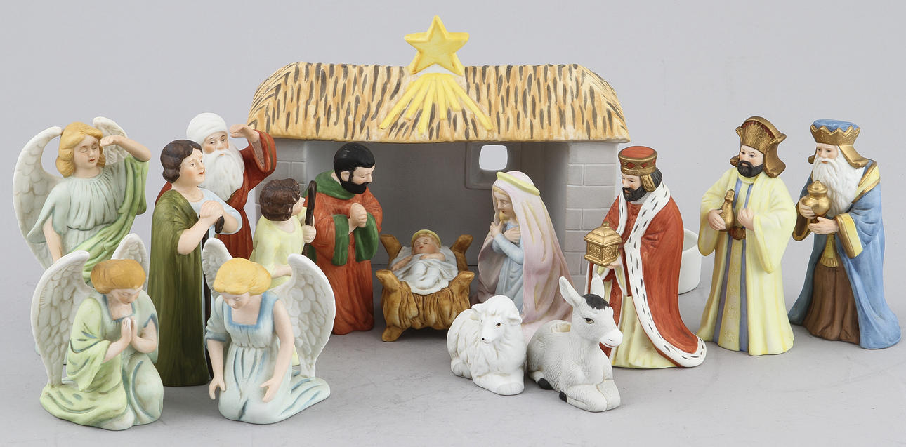 FIGURINGRUPP, 15 delar, efter tecknad förebild av Jenny Nyström för Kalmar läns museum.