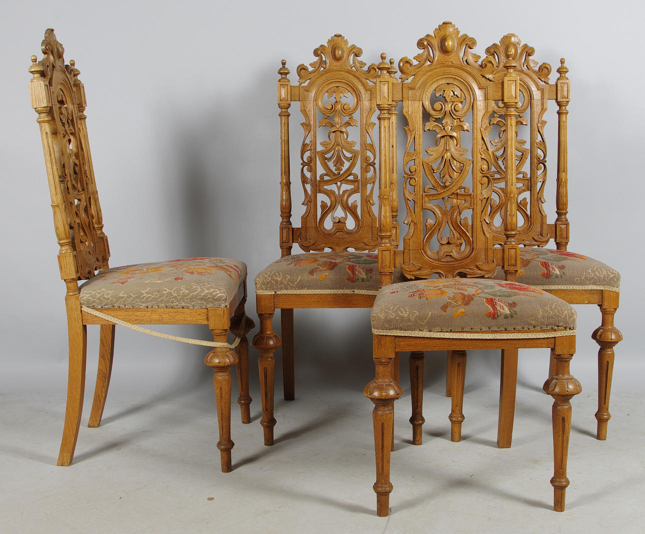 STOLAR, 4 stycken, ek, nyrenässans.